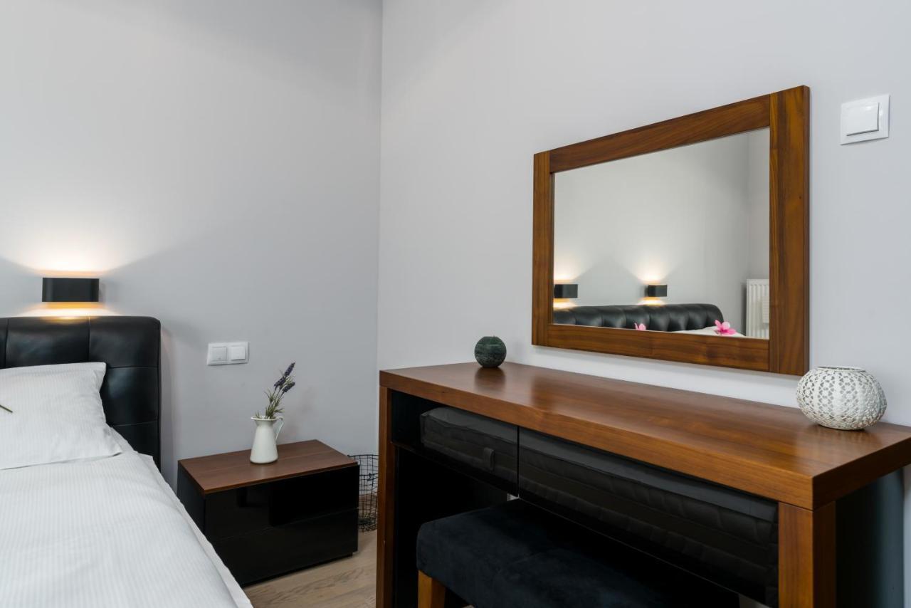 Apartments Poznan Towarowa By Noclegi Renters Exterior photo
